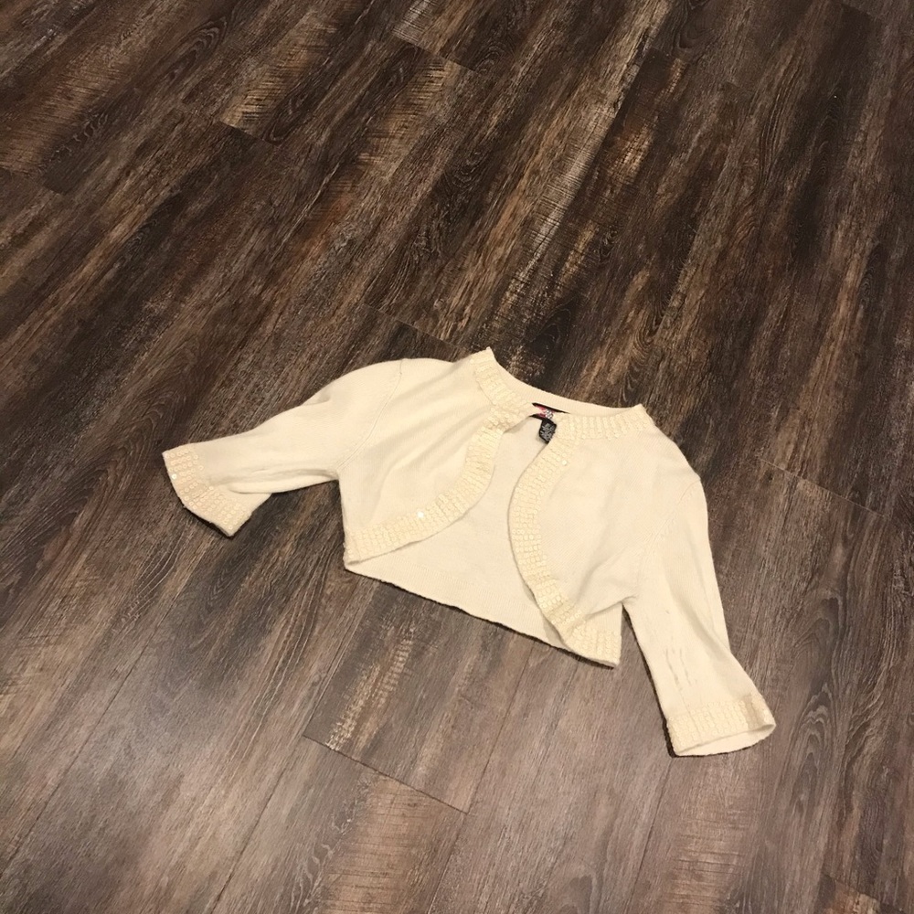🌸Cream Cropped Sweater🌸